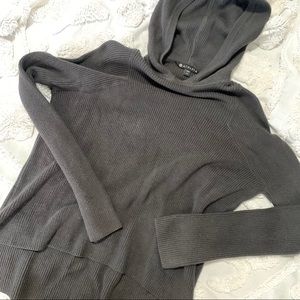 Athleta sweater 👽